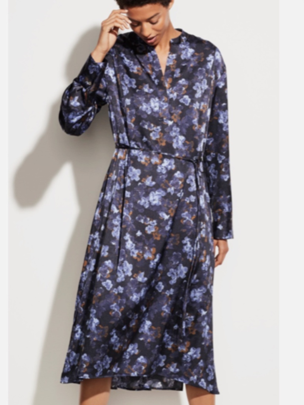 Vince PLUMERIA BLOOMS V-NECK HAMMERED SATIN MIDI DRESS